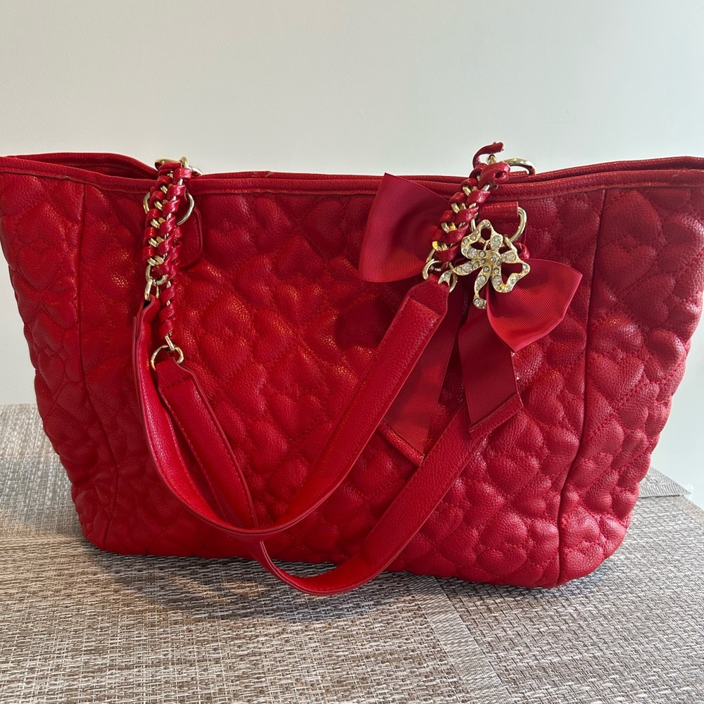 🌷Betsey Johnson Red Quilted Heart Tote Chain Shoulder Bag